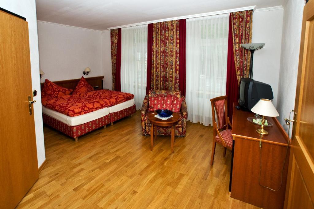 Moselland Hotel Im Enderttal Zum Onkel Willi Cochem Oda fotoğraf