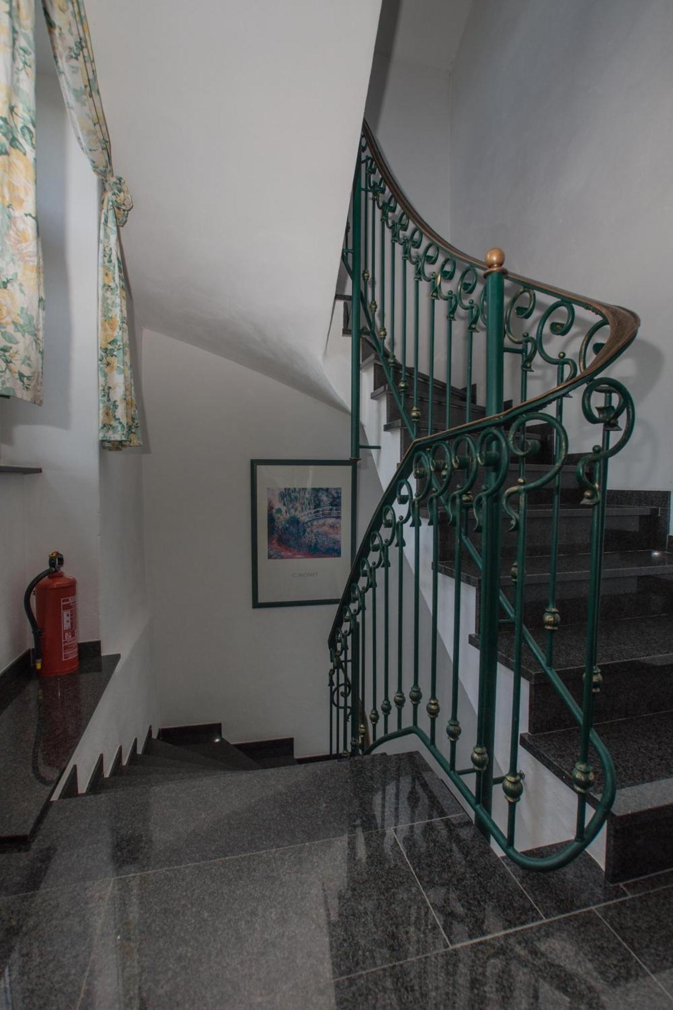 Moselland Hotel Im Enderttal Zum Onkel Willi Cochem Dış mekan fotoğraf